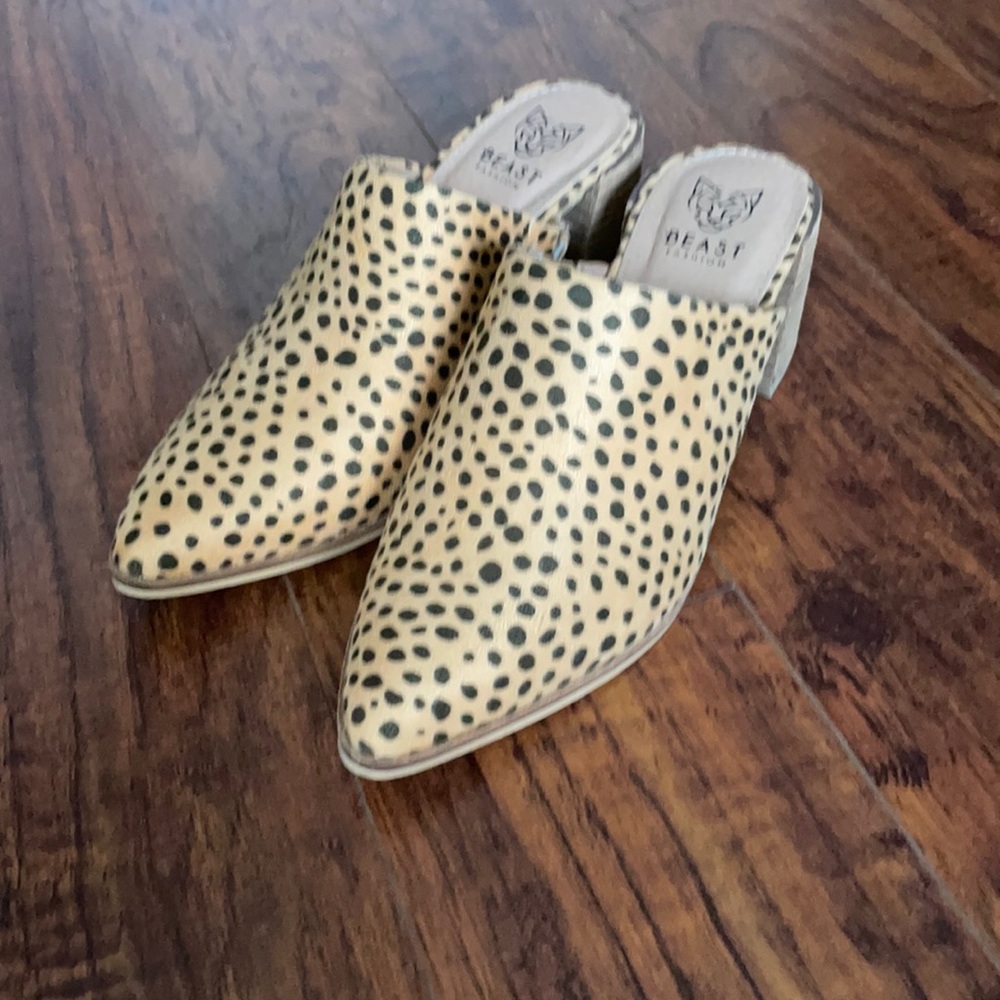 Beast Cheetah Mules EUC 7